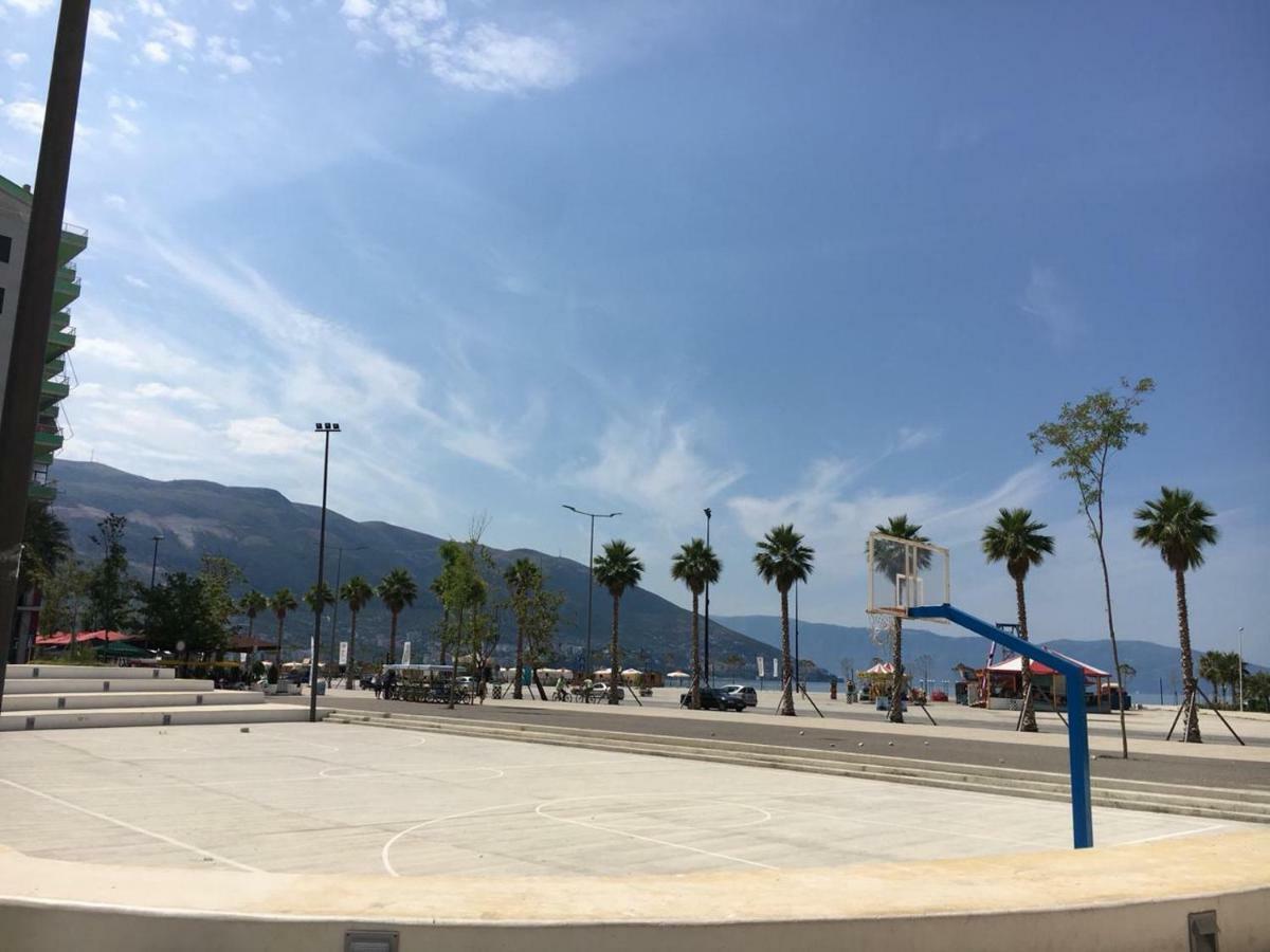 Mimi'S Beach Apartment Vlore Exterior photo